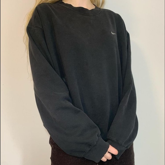 black nike crewneck - Picture 2 of 4